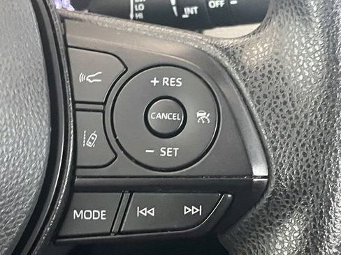 Used 2022 Toyota RAV4 XLE FWD image 10