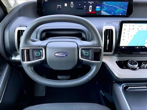 Certified 2025 Ford Expedition Active RWD image 6