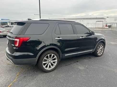 Used 2017 Ford Explorer Limited FWD image 4