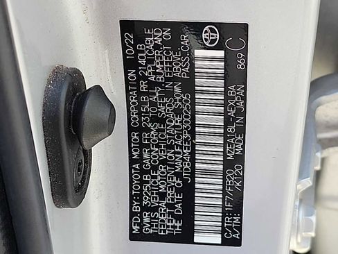 Used 2023 Toyota Corolla LE image 26