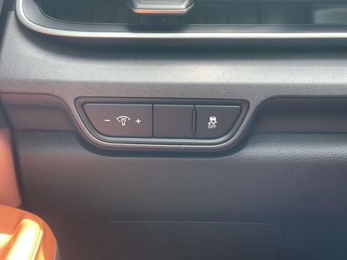 Certified 2025 Kia Carnival EX FWD image 26
