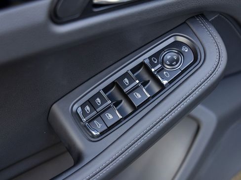 New 2026 Porsche Macan Turbo image 23