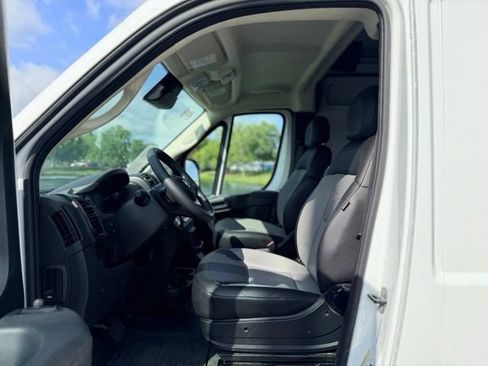Used 2026 RAM ProMaster 2500 w/ Convenience Group FWD image 7