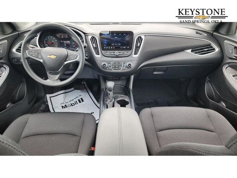 Used 2025 Chevrolet Malibu LT image 14