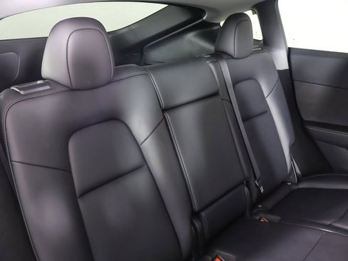 Used 2023 Tesla Model Y Performance image 34