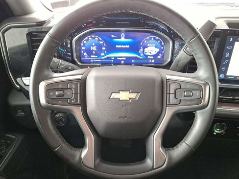 Used 2024 Chevrolet Silverado 1500 LT AWD/4WD image 19