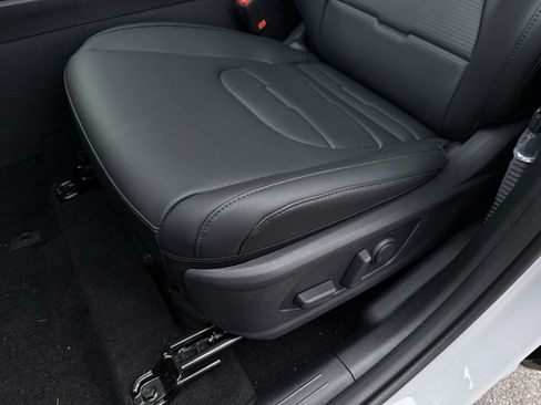 Used 2026 Kia Sportage SX image 25