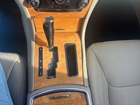 Used 2012 Chrysler 300 C image 25