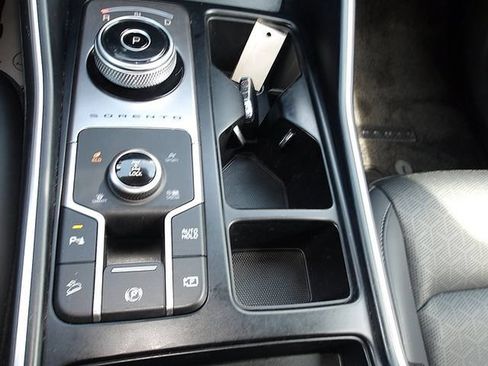 Used 2024 Kia Sorento EX AWD/4WD image 22