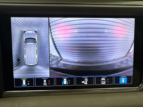Used 2021 GMC Yukon Denali w/ Denali Premium Package RWD image 15