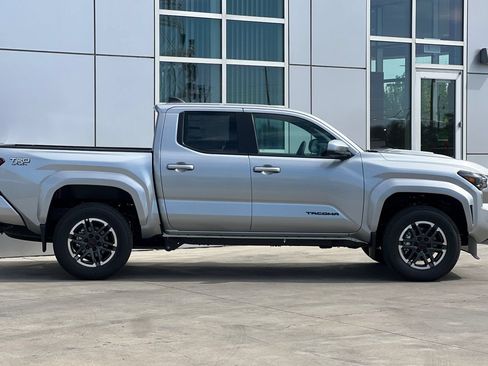 New 2026 Toyota Tacoma TRD Sport w/ TRD Sport Upgrade Package AWD/4WD image 3