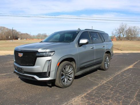 Used 2024 Cadillac Escalade Sport image 4