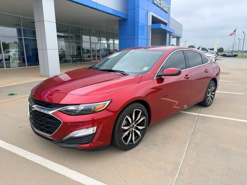 Used 2024 Chevrolet Malibu RS FWD image 2