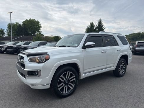 Used 2024 Toyota 4Runner Limited AWD/4WD image 1