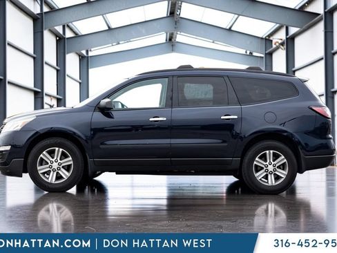 Used 2017 Chevrolet Traverse LS AWD/4WD image 3