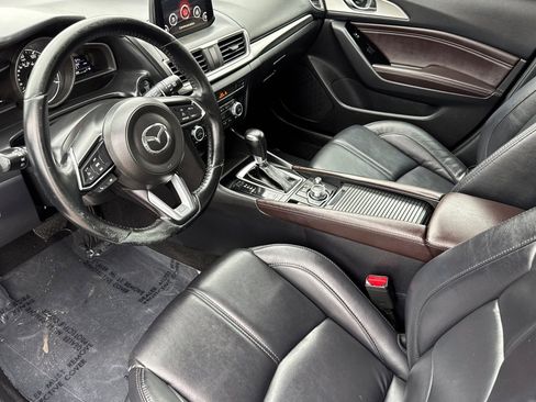 Used 2018 MAZDA MAZDA3 Touring FWD image 10
