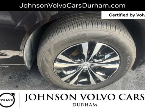 Used 2025 Volvo XC60 B5 Core AWD/4WD image 11