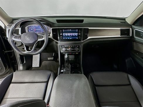 Used 2023 Volkswagen Atlas SE w/ Panoramic Sunroof Package image 3