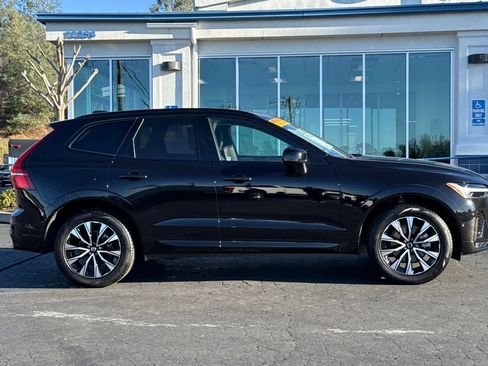 Used 2025 Volvo XC60 B5 Plus image 3