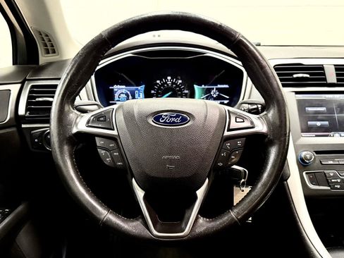 Used 2016 Ford Fusion SE FWD image 23