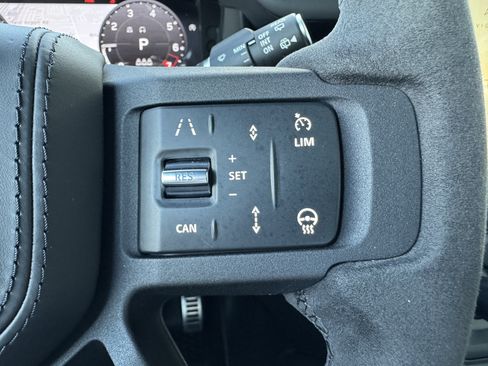 Certified 2024 Land Rover Defender 90 V8 AWD/4WD image 17