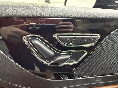 Used 2023 Lincoln Aviator Reserve w/ Jet Appearance Package image 11