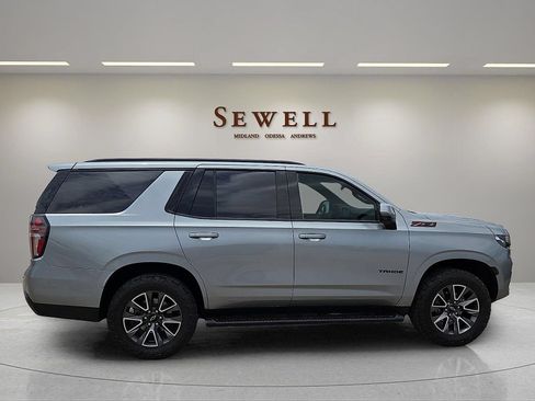 Used 2023 Chevrolet Tahoe Z71 w/ Luxury Package AWD/4WD image 5