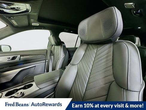 New 2026 Cadillac Vistiq Platinum image 13