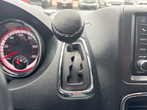 Used 2019 Dodge Grand Caravan SXT image 30