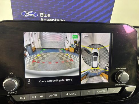 Used 2024 Nissan Pathfinder Rock Creek AWD/4WD image 17