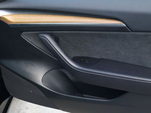 Used 2023 Tesla Model 3 Standard Range RWD image 14