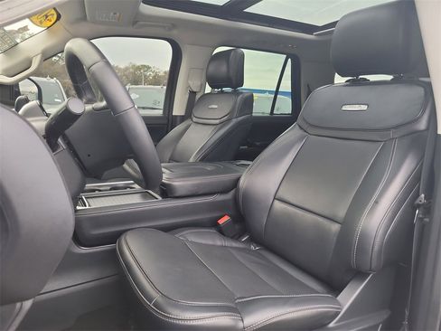 Used 2025 Ford Expedition Max Platinum image 21