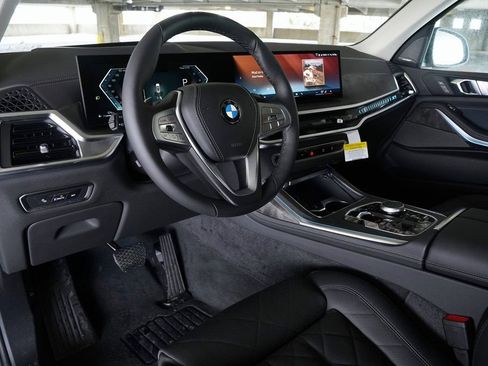 Used 2026 BMW X7 xDrive40i w/ Premium Package AWD/4WD image 11