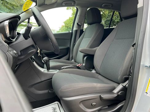 Used 2021 Chevrolet Trax LS w/ Tint and Cruise Package FWD image 11