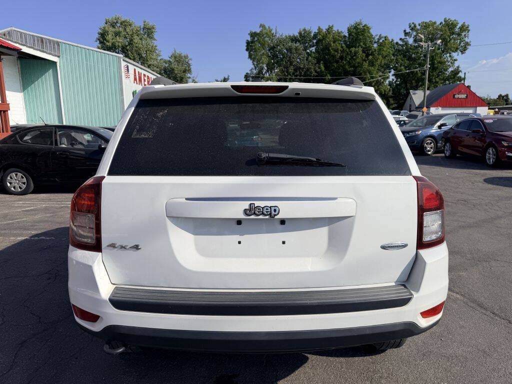 Used 2014 Jeep Compass Latitude w/ All Weather Capability Group AWD/4WD image 4