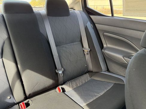 Used 2025 Nissan Versa SV image 37