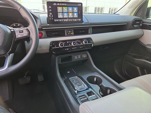 Used 2025 Honda Pilot EX-L image 26