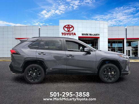 Used 2023 Toyota RAV4 SE AWD/4WD image 6
