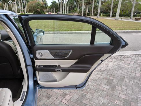 Used 2019 Lincoln Continental Black Label image 32