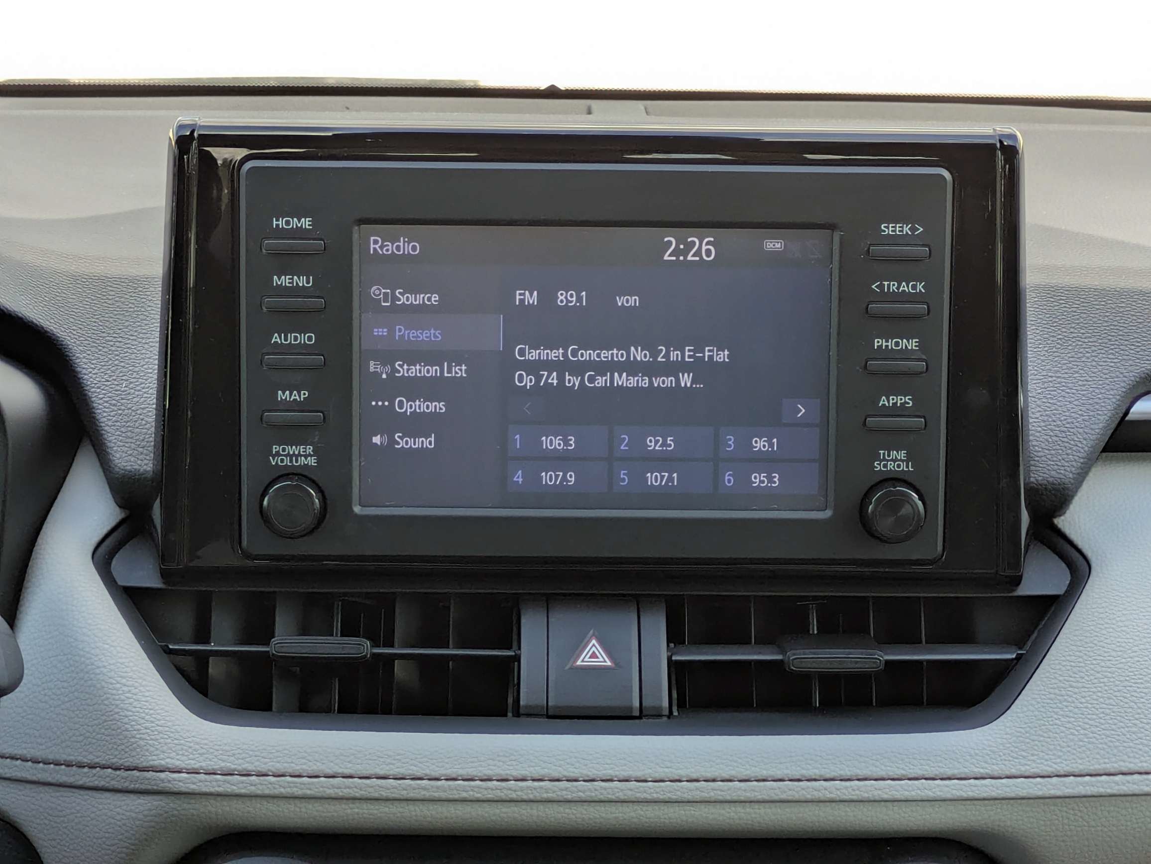 Used 2019 Toyota RAV4 XLE w/ Convenience Package FWD image 18