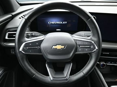 Used 2024 Chevrolet Traverse LT FWD image 14