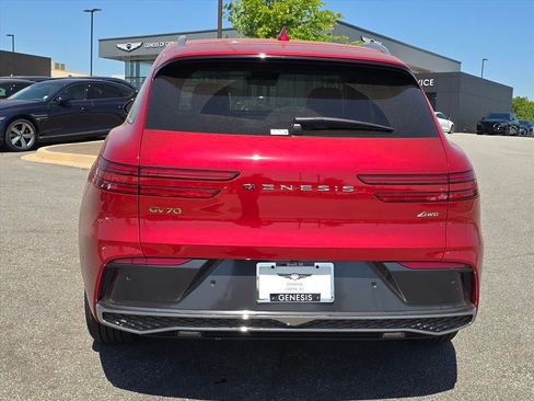 New 2026 Genesis GV70 2.5T Advanced image 4