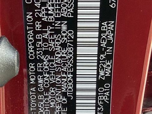 Certified 2025 Toyota Corolla LE image 30