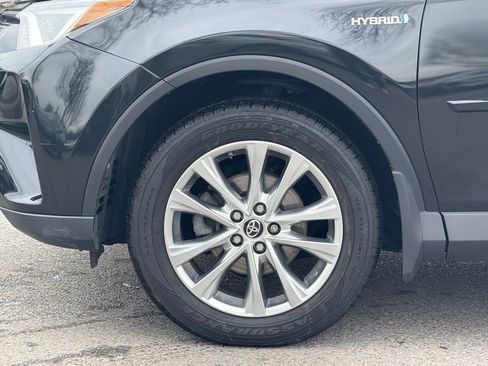 Used 2017 Toyota RAV4 Limited image 9