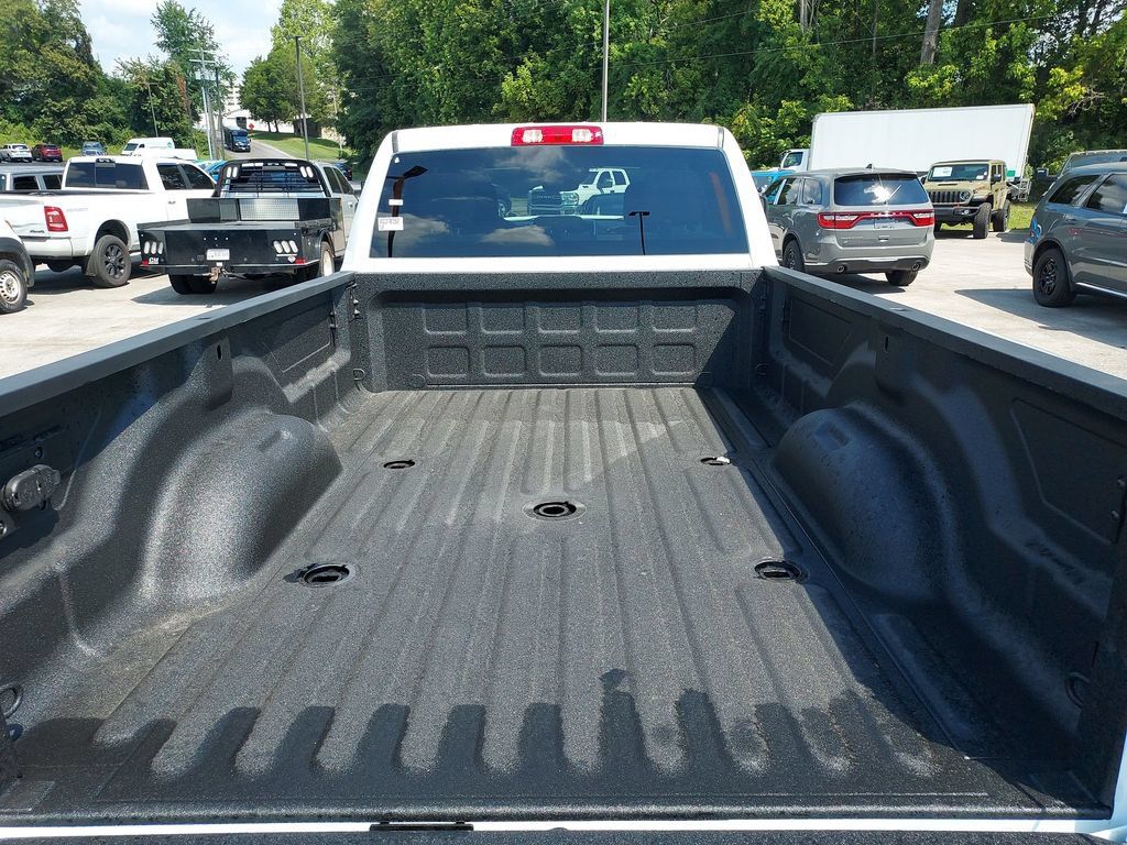 New 2027 RAM 3500 Big Horn AWD/4WD image 9