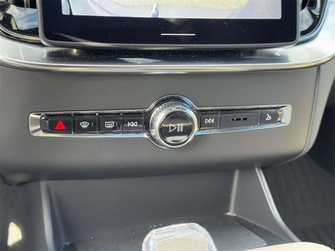 Certified 2026 Volvo XC90 B6 Plus w/ Protection Package Premier image 27