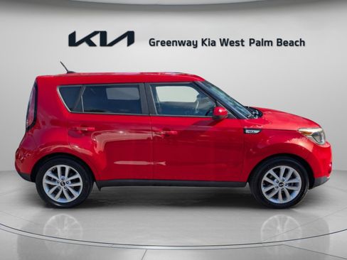 Used 2019 Kia Soul + image 8