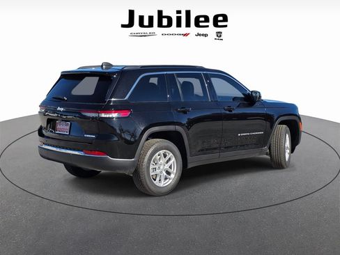 New 2025 Jeep Grand Cherokee Laredo X w/ Luxury Tech Group I RWD image 5