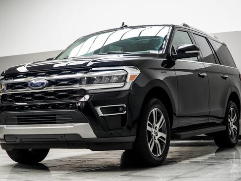Used 2024 Ford Expedition Limited AWD/4WD image 8