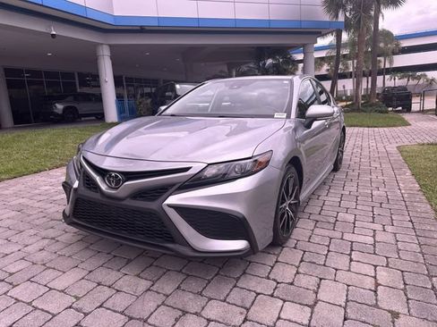 Used 2024 Toyota Camry SE FWD image 20